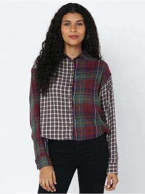 American Eagle Cozy Cabin Cropped Flannel Plaid Long Sleeve Shirt